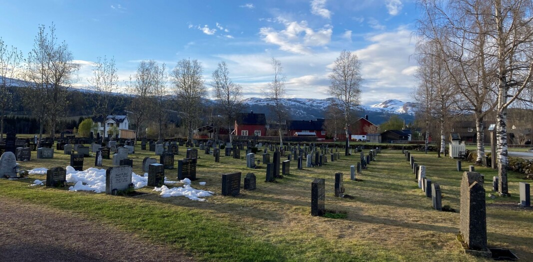 Ved hovudkyrkja. Ved hovudkyrkja.