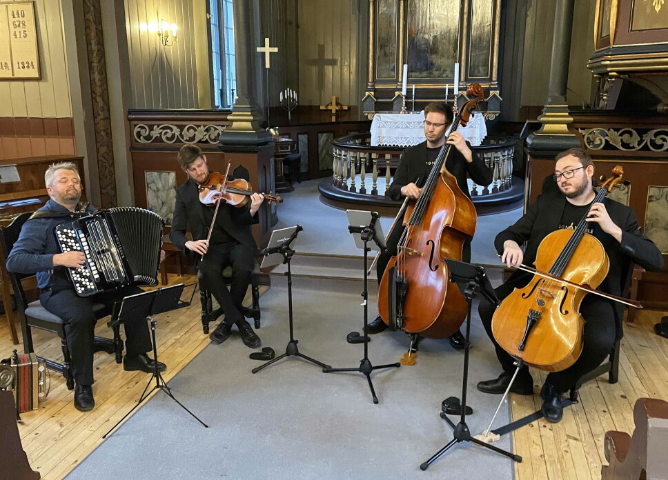 Musikantiske ensemble – Ronny Kjøsen, Lars Hølås, Eivind Heier og Jostein Brødreskift.