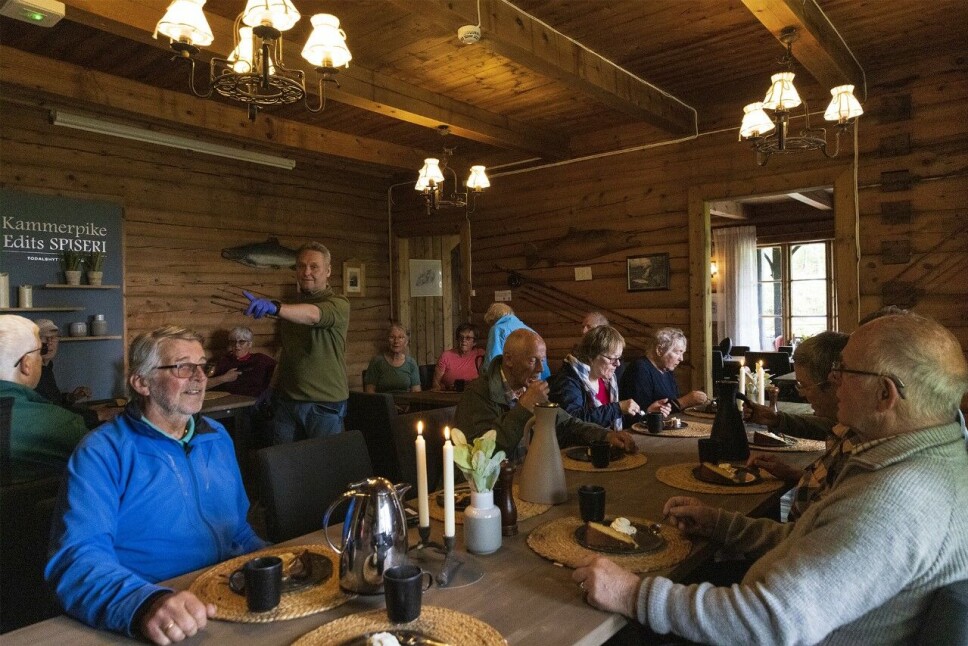 Kaffi og eplekake på Todalshytta.