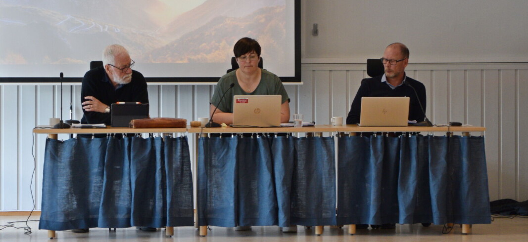 Varaordfører Magnar Dalsegg, ordfører Vibeke Langli og kommunedirektør Mons Otnes. Varaordfører Magnar Dalsegg, ordfører Vibeke Langli og kommunedirektør Mons Otnes.