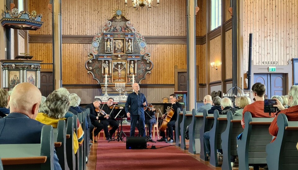 Skjemt og alvor i Stangvikkjerka