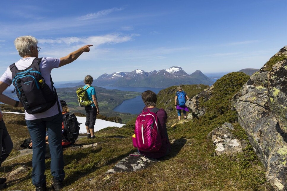 Peikar mot Tustnastabbene.