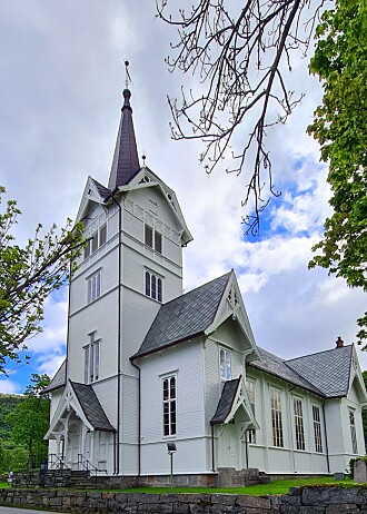 Stangvik kyrkje. Stangvik kyrkje.