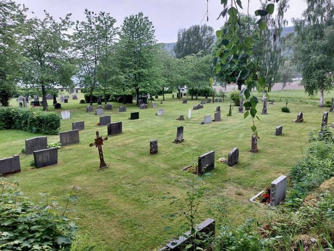 Nyklipt kyrkjegard i Stangvik Nyklipt kyrkjegard i Stangvik