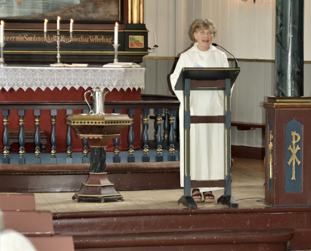Diakon Aud Brynhild Indset leier kveldsbøna i Øye kyrkje Diakon Aud Brynhild Indset leier kveldsbøna i Øye kyrkje