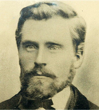 Jo Sjøtrø (Kvande) var byggmeister for Svanhild i 1889.
