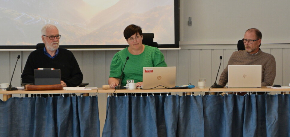 Varaordfører Magnar Dalsegg, ordfører Vibeke Langli og kommunedirektør Mons Otnes.