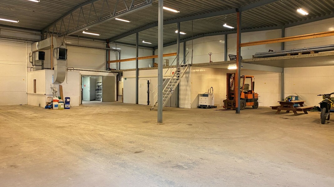 En del av lagerplassen er utleid, men det er fortsatt noe ledig. Her er det til og med kjølerom. En del av lagerplassen er utleid, men det er fortsatt noe ledig. Her er det til og med kjølerom.