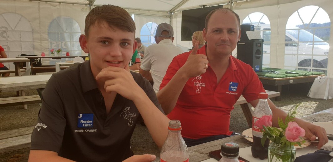 Marius og pappa Tom Erik Kvande vant maratonturneringen på Surnadal Golfpark Marius og pappa Tom Erik Kvande vant maratonturneringen på Surnadal Golfpark