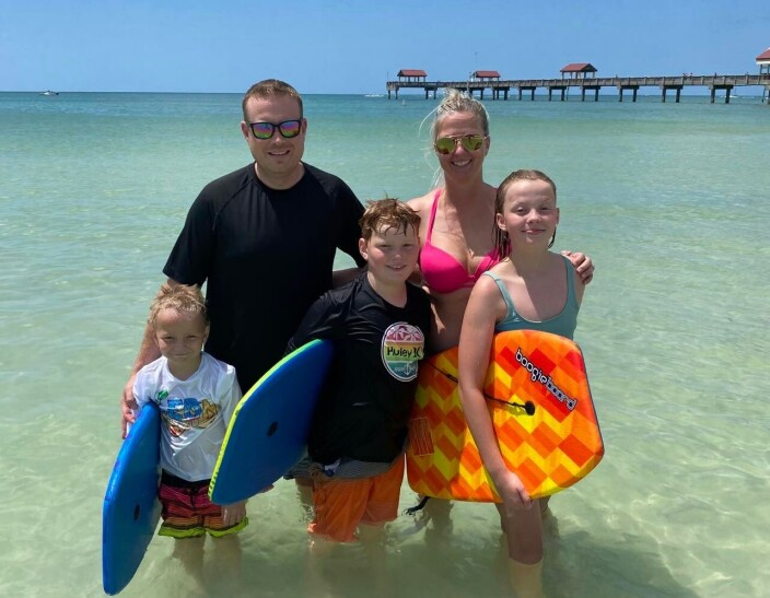 Tina Krieger og familien i Florida. Tina Krieger og familien i Florida.
