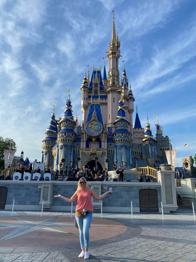 Tina bur rett ved Disney World
