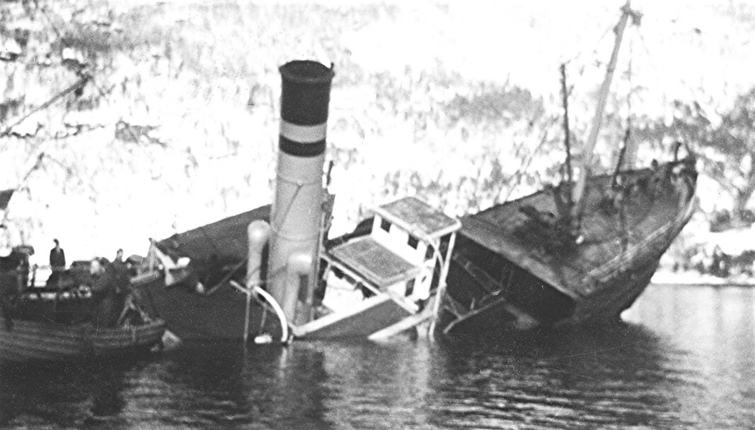 Statsraad Riddervold forliste ved Skrøvsetholmen i mars 1944. Statsraad Riddervold forliste ved Skrøvsetholmen i mars 1944.