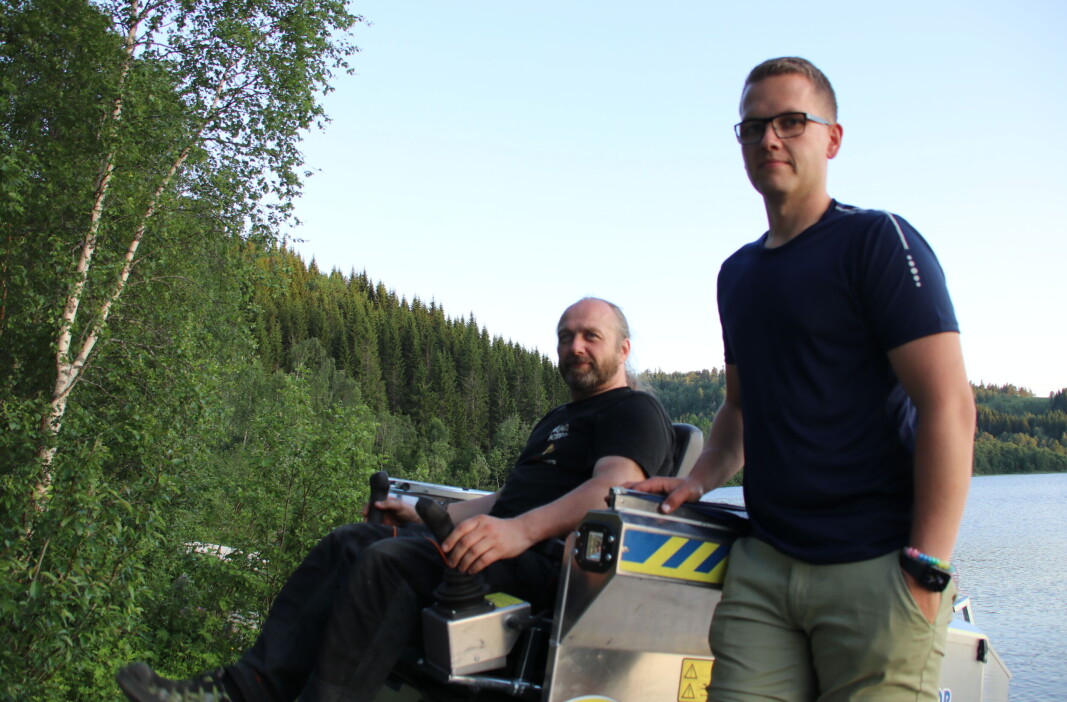 Rune Akseth og daglig leder Håvard Gaustad i G.K Trading AS er glad for å kunne bidra til gode miljøprosjekter som dette. Rune Akseth og daglig leder Håvard Gaustad i G.K Trading AS er glad for å kunne bidra til gode miljøprosjekter som dette.