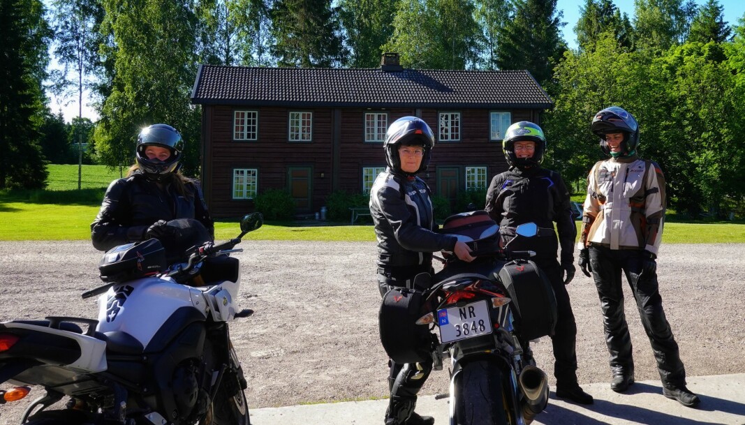 WIMA Norway har som formål å fremme aktiviteter, kvalifikasjoner, velvilje og vennskap mellom kvinnelige motorsykkel-entusiaster i Norge. Fv. Marit Salater Rotmo, Eli Solvik, Mai Aina Bøe og Erina Hammer har blitt venner som følge av felles interesse for motorsykkelkjøring.