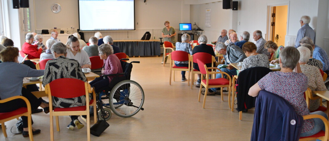 Helene Marie Nergård ønsket velkommen til fullt hus på eldresenteret. Helene Marie Nergård ønsket velkommen til fullt hus på eldresenteret.