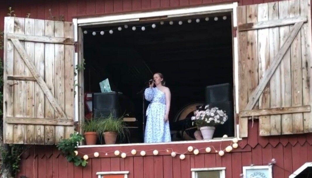 Pernille Torvik på Oppistua-scenen. Pernille Torvik på Oppistua-scenen.