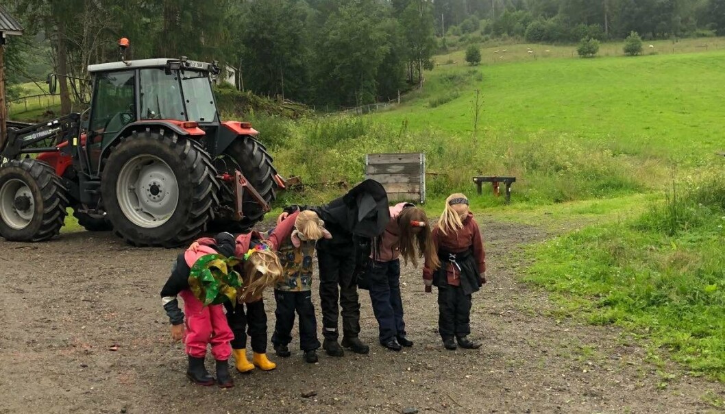 Dramatisering på sommerskole. Dramatisering på sommerskole.