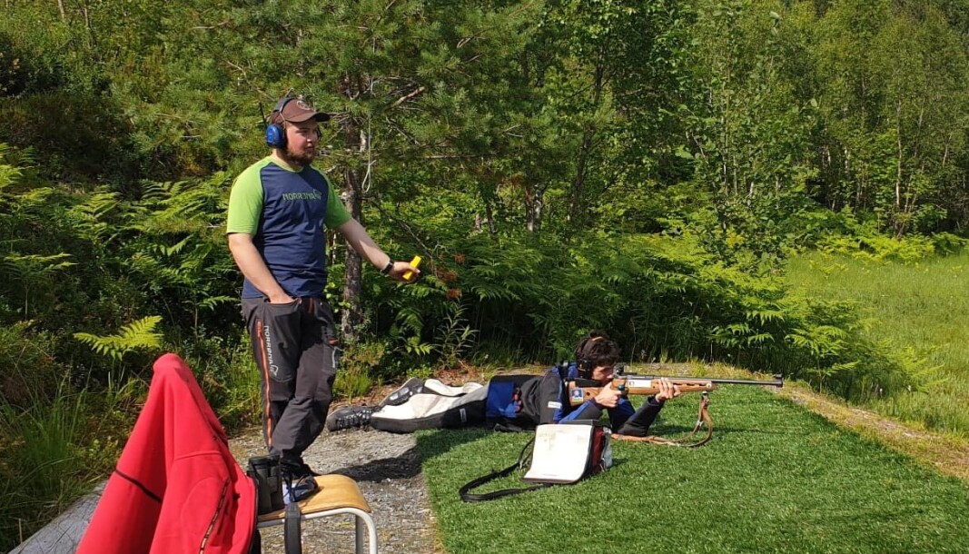 Stang og stuper ute på Angråmyra. Stang og stuper ute på Angråmyra.