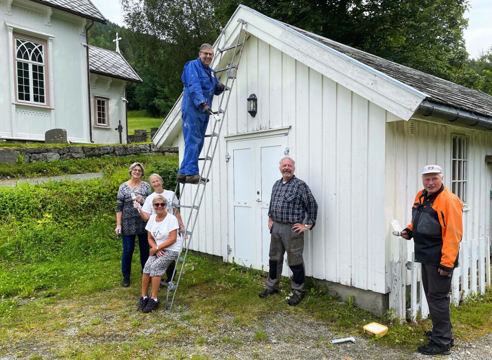 Randi Bøe, Gunnhild Skjerdal, Eva Jorid Svendsen, Lars Jostein Bævre, Geir Settemsdal og Olav Jostein Holten unner seg ein liten fotopause
