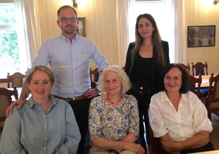 Bak fra venstre Bjørn Redalen, Elisabeth Røe, Kathrine Redal Britt Mossing Ida B. Ranes, og var imponert over konserten. Det er stas å oppleve slik i Todalen seier dei, med lydar frå alle kantar skapte dei ei magisk og intim ramme. Bak fra venstre Bjørn Redalen, Elisabeth Røe, Kathrine Redal Britt Mossing Ida B. Ranes, og var imponert over konserten. Det er stas å oppleve slik i Todalen seier dei, med lydar frå alle kantar skapte dei ei magisk og intim ramme.