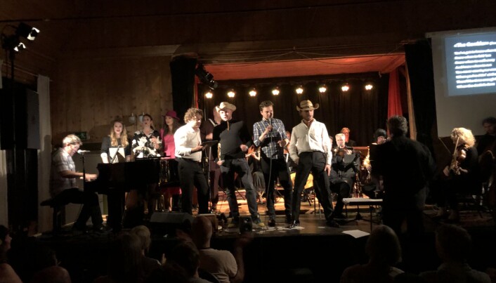 Konserten vart avslutta med "The Gambler" til ståande applaus Konserten vart avslutta med "The Gambler" til ståande applaus