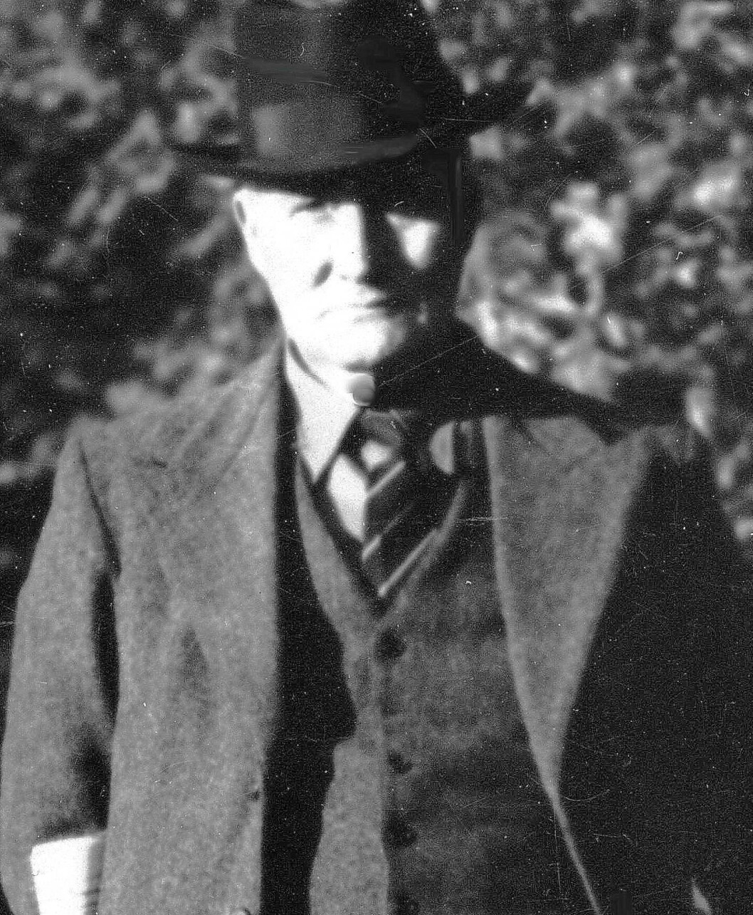 Byggjaren, Bernt L. Bøe. Byggjaren, Bernt L. Bøe.