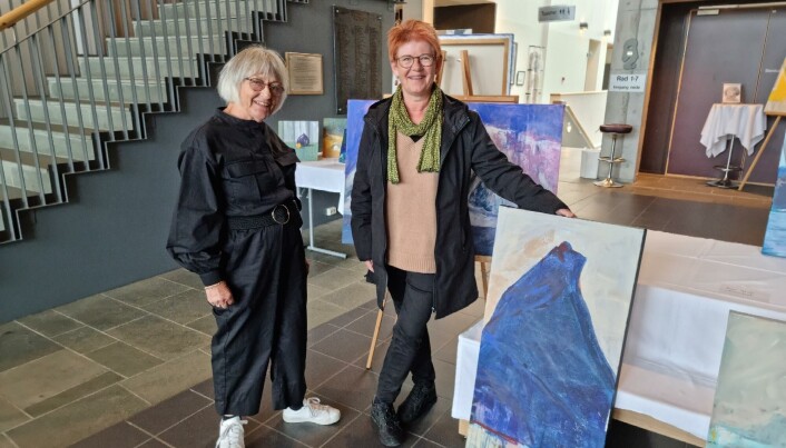 Anne Marit Eikeset (til høgre) kjøpte "Bispen" av Anne Grete Kvendset Anne Marit Eikeset (til høgre) kjøpte "Bispen" av Anne Grete Kvendset