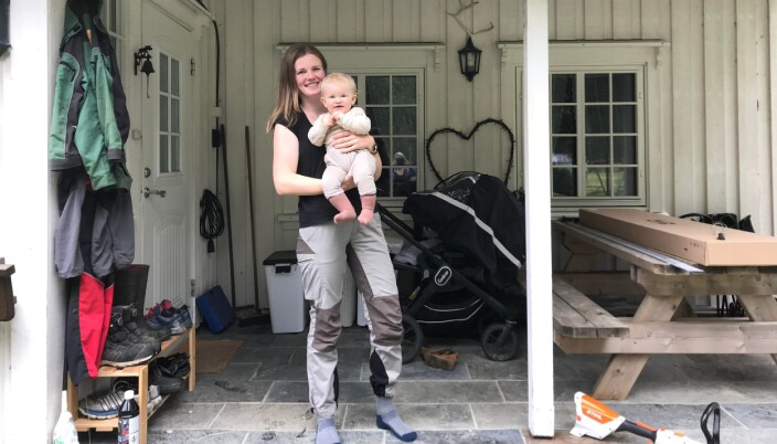 Småbarnsmor og gardkjerring. Småbarnsmor og gardkjerring.