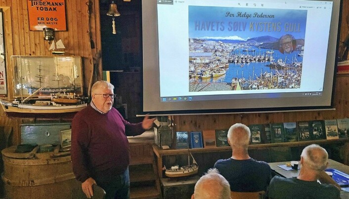 Med fortid som ballsunding, sjømann, redaktør av «Fiskaren» og TK-jorunalist og no som bokforfattar er Per Helge Pedersen ein stor formidlar av lokal kysthistorie.