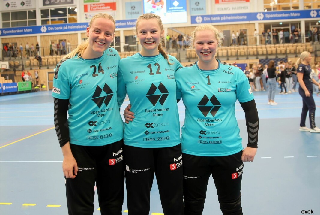 Ingrun Ranes sammen med de to andre keeperne Hante Hamel og Hilde Søyseth. Ingrun Ranes sammen med de to andre keeperne Hante Hamel og Hilde Søyseth.
