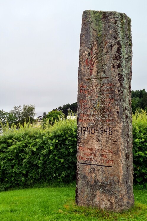 Til minne om dei som fall under siste krigen Til minne om dei som fall under siste krigen