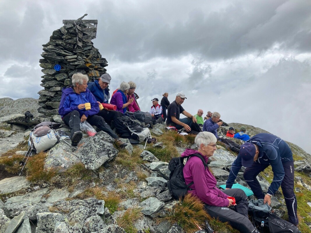 Målet for tirsdagsturen er nådd, Ramshøpiken 1173 moh. Målet for tirsdagsturen er nådd, Ramshøpiken 1173 moh.