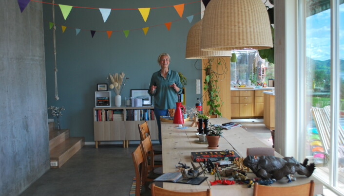 <span class=" font-weight-bold" data-lab-font_weight_desktop="font-weight-bold">Varmt hus:</span> Huset til Gunnhild er nytt og moderne, men likevel varmt og kreativt <span class=" font-weight-bold" data-lab-font_weight_desktop="font-weight-bold">Varmt hus:</span> Huset til Gunnhild er nytt og moderne, men likevel varmt og kreativt