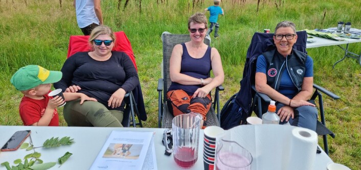 Arrangerte aktivitetsdag. Fra venstre Sigve Walle Reiten, Heidi Walle Reiten, Linda Humberset og Turid Sættem Eggen Arrangerte aktivitetsdag. Fra venstre Sigve Walle Reiten, Heidi Walle Reiten, Linda Humberset og Turid Sættem Eggen