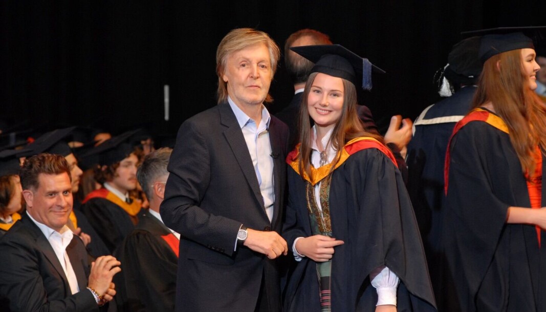Ranje og Paul McCartney under uteksamineringsfeiringen fra LIPA Ranje og Paul McCartney under uteksamineringsfeiringen fra LIPA