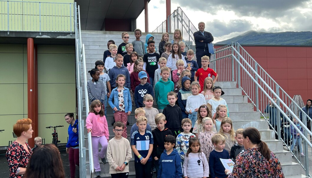 Årets ferske andreklassinger ønsket førsteklassingene velkommen med sang. Årets ferske andreklassinger ønsket førsteklassingene velkommen med sang.