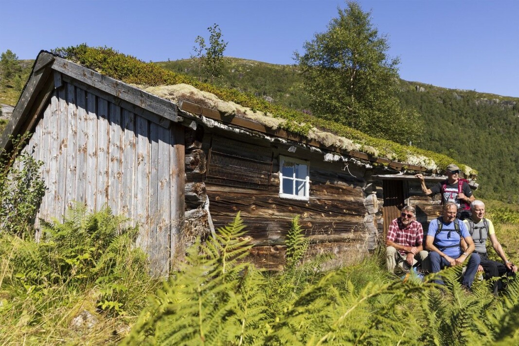 Ein av dei gamle Bæverfjordsetrene Ein av dei gamle Bæverfjordsetrene