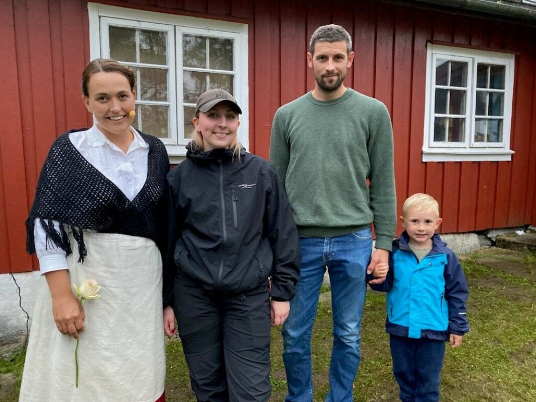 Hanne Moen Fiske, Tuva Telstad, Gøran Bolme og Mikkel Bolme på Kleiva etter fredagens oppvisning. Hanne Moen Fiske, Tuva Telstad, Gøran Bolme og Mikkel Bolme på Kleiva etter fredagens oppvisning.
