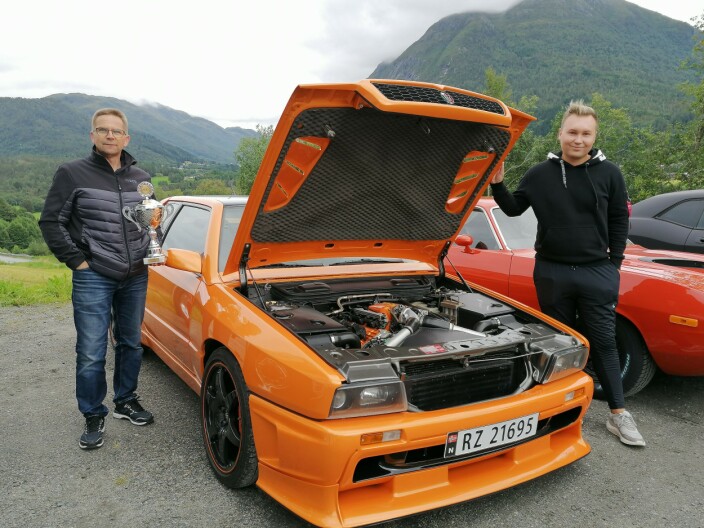 Frode Auseth fra Orkanger vant Fredrik Strand's Trophy. Her sammen med sjåfør og sønn Ådne Auseth Frode Auseth fra Orkanger vant Fredrik Strand's Trophy. Her sammen med sjåfør og sønn Ådne Auseth