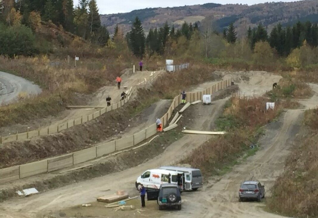 Arbeid på motocrossbanen i 2015. Arbeid på motocrossbanen i 2015.