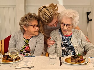 Tora Oppsal og Klara Ness er klar for hovudretten Tora Oppsal og Klara Ness er klar for hovudretten