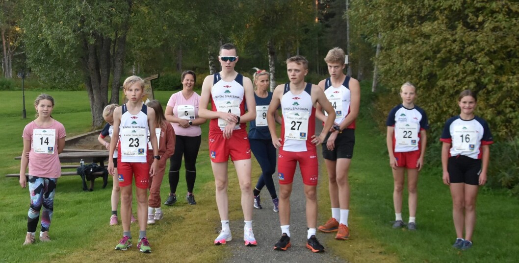 Jenter og gutter 11 - 16 år og kvinner løp en runde rundt Tjønna. Jenter og gutter 11 - 16 år og kvinner løp en runde rundt Tjønna.