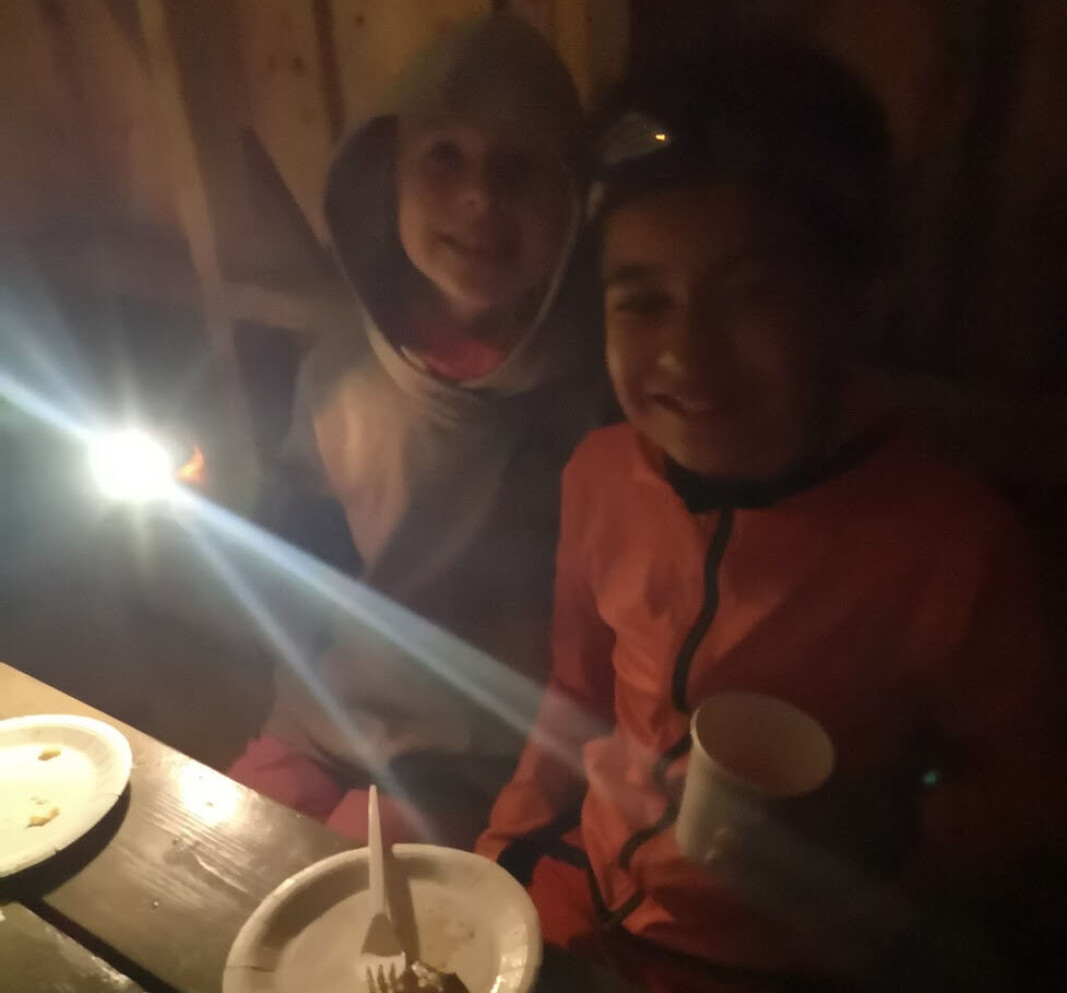 2 blidfiser Mira og Aimiee. 2 blidfiser Mira og Aimiee.