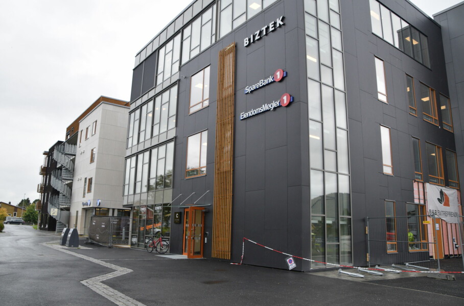 Bygg C inneholder også næringslokaler i fire etasjer. I første etasje kommer restaurantkjeden Kompis.