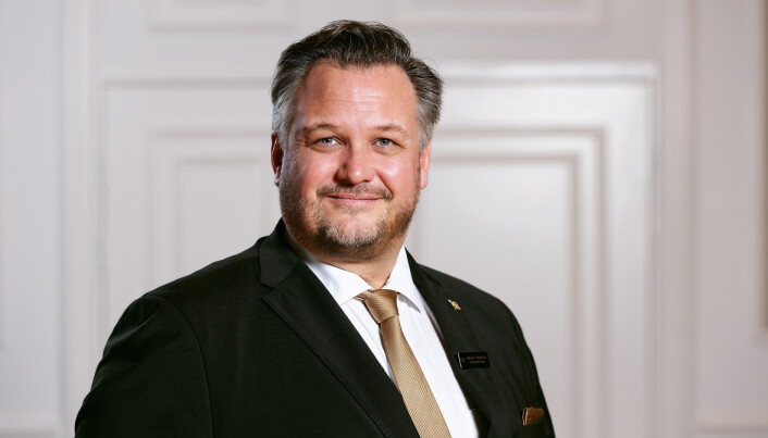 Mikael Forselius gir fra seg stafettpinnen på Britannia. Mikael Forselius gir fra seg stafettpinnen på Britannia.