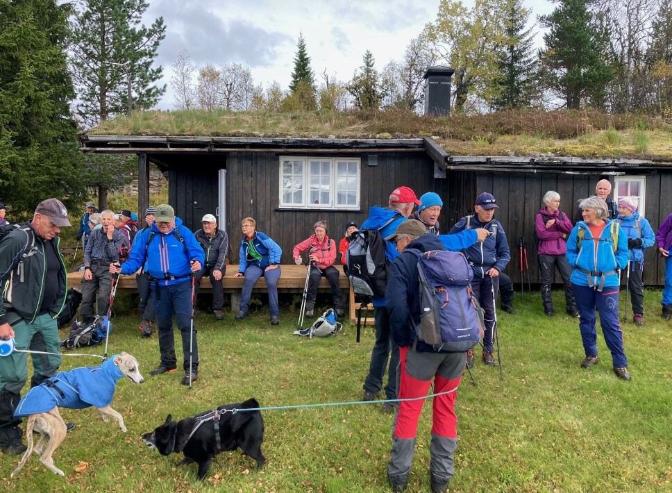 Liten rast ved hytta til Magne. Liten rast ved hytta til Magne.