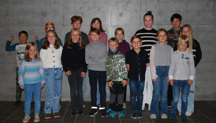 Ein herleg gjeng av unge talent, Harald Lu, Kristian Lu, Nina Røen, Magni Schei Hyldbakk, Maja Røen, Maja Løvik, Fredrik Garthe, Sunniva Fiske, Ane Othelie Langli, Ida Storholt, Ildri Fugelsøy, Jonas B. Fiske, Fabian Zwick, Marius Hognestad, Ingrid Aasbø, Harald Aasbø Ein herleg gjeng av unge talent, Harald Lu, Kristian Lu, Nina Røen, Magni Schei Hyldbakk, Maja Røen, Maja Løvik, Fredrik Garthe, Sunniva Fiske, Ane Othelie Langli, Ida Storholt, Ildri Fugelsøy, Jonas B. Fiske, Fabian Zwick, Marius Hognestad, Ingrid Aasbø, Harald Aasbø