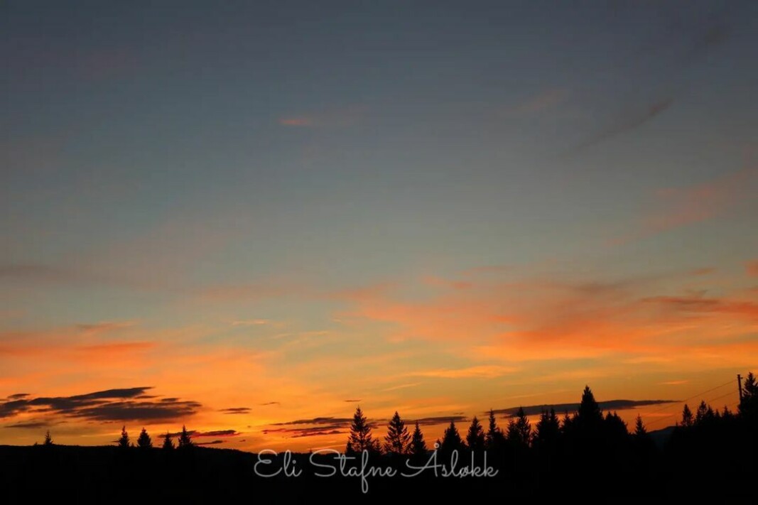 Gårdsdagens himmel over Romundstadbygda 👌🏼🍂 Gårdsdagens himmel over Romundstadbygda 👌🏼🍂