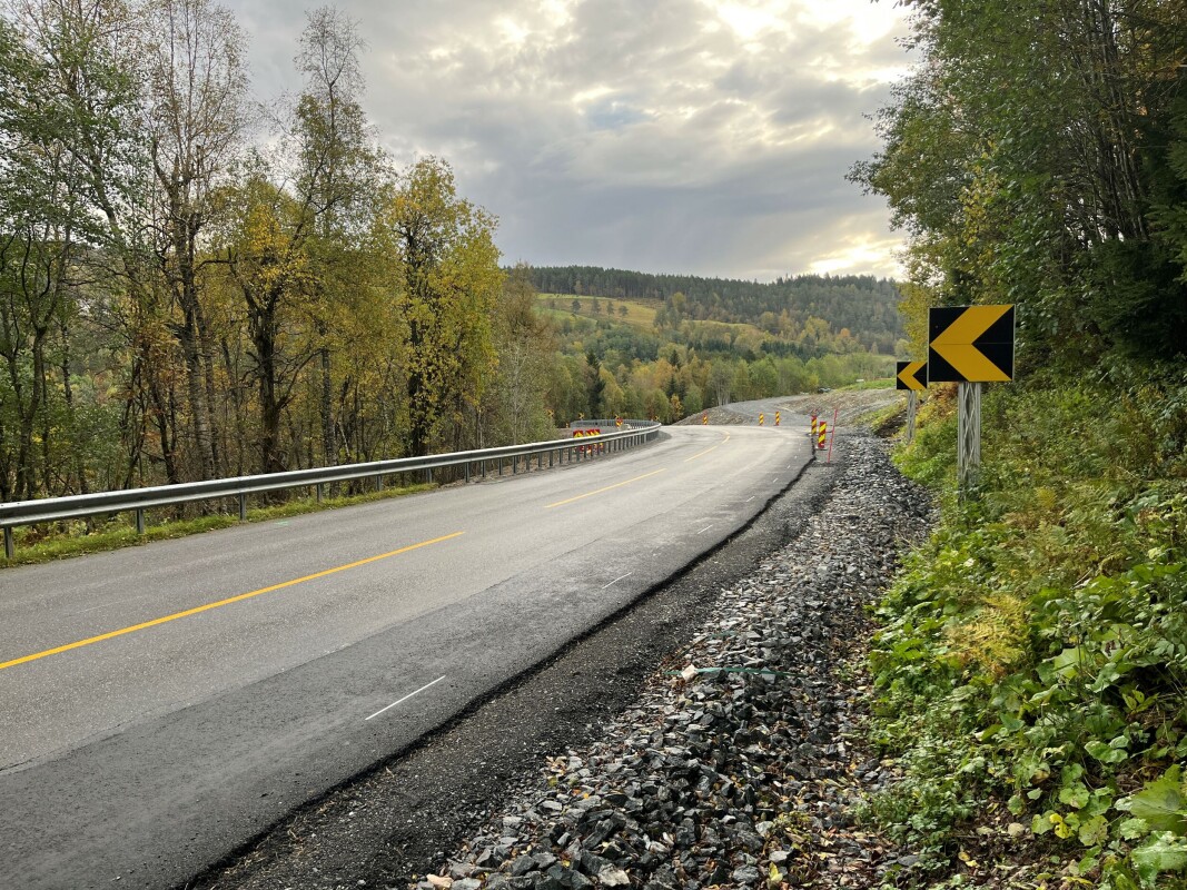 Den nye Bjørnåssvingen. Krysset har blitt tryggere, men hva med selve svingen? Den nye Bjørnåssvingen. Krysset har blitt tryggere, men hva med selve svingen?