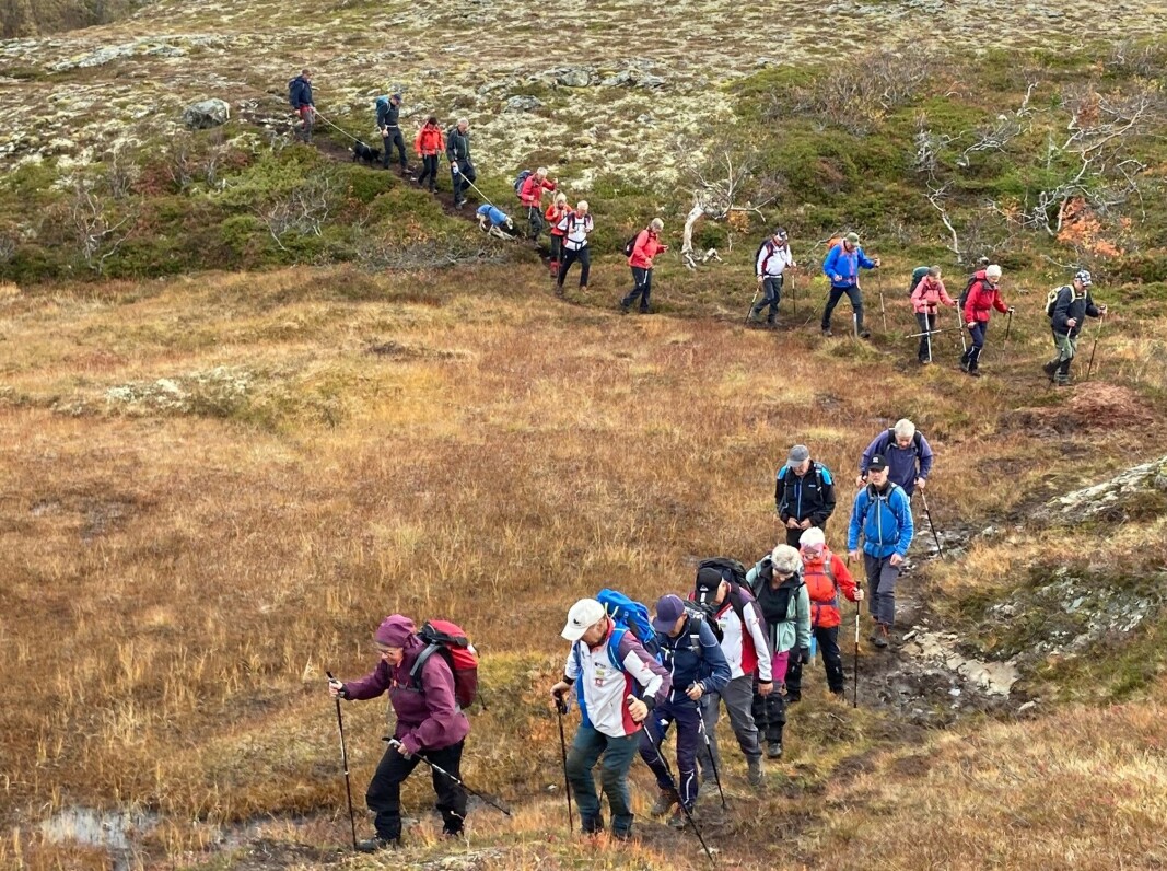 Bli lang rekke når vi er såpass mange. Bli lang rekke når vi er såpass mange.